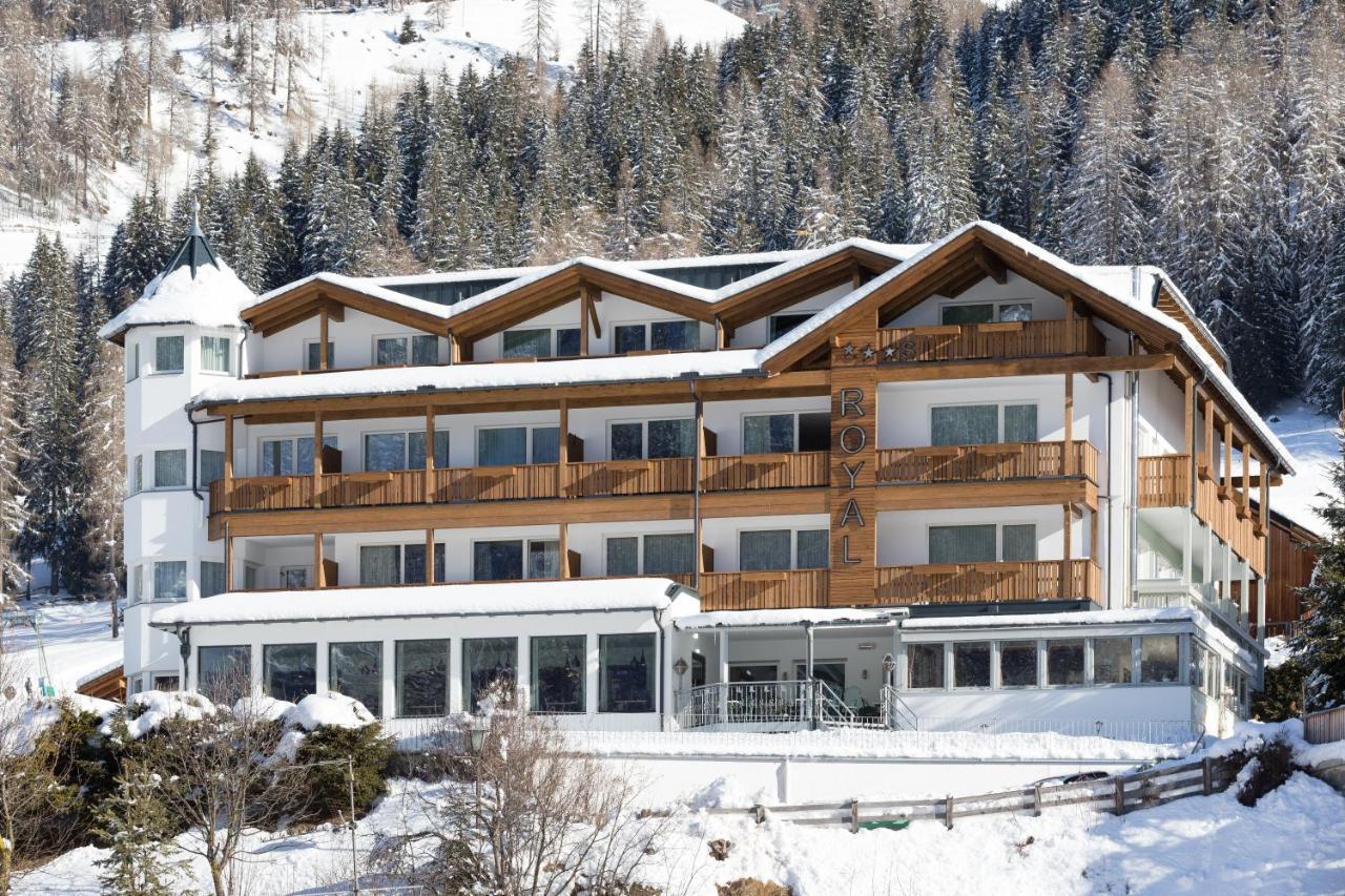 Hotel Royal Und Ferienhaus Annabel Sexten Exterior foto
